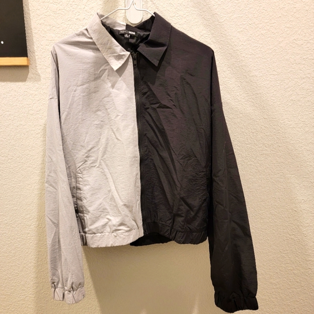 Fashion Nova pre-owned jacket. Size Medium.